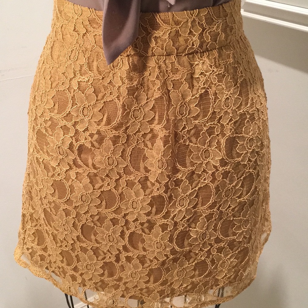 Laundry lace skirt